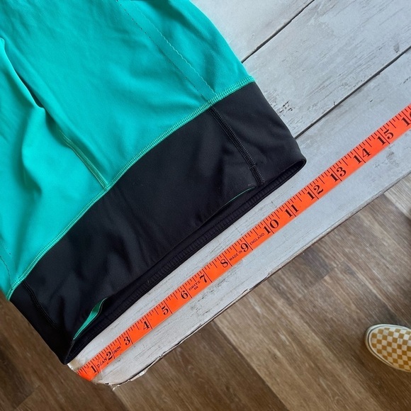 Lululemon Smooth Stride Crop Viridian
Green Pants Size 4 - Picture 6 of 9